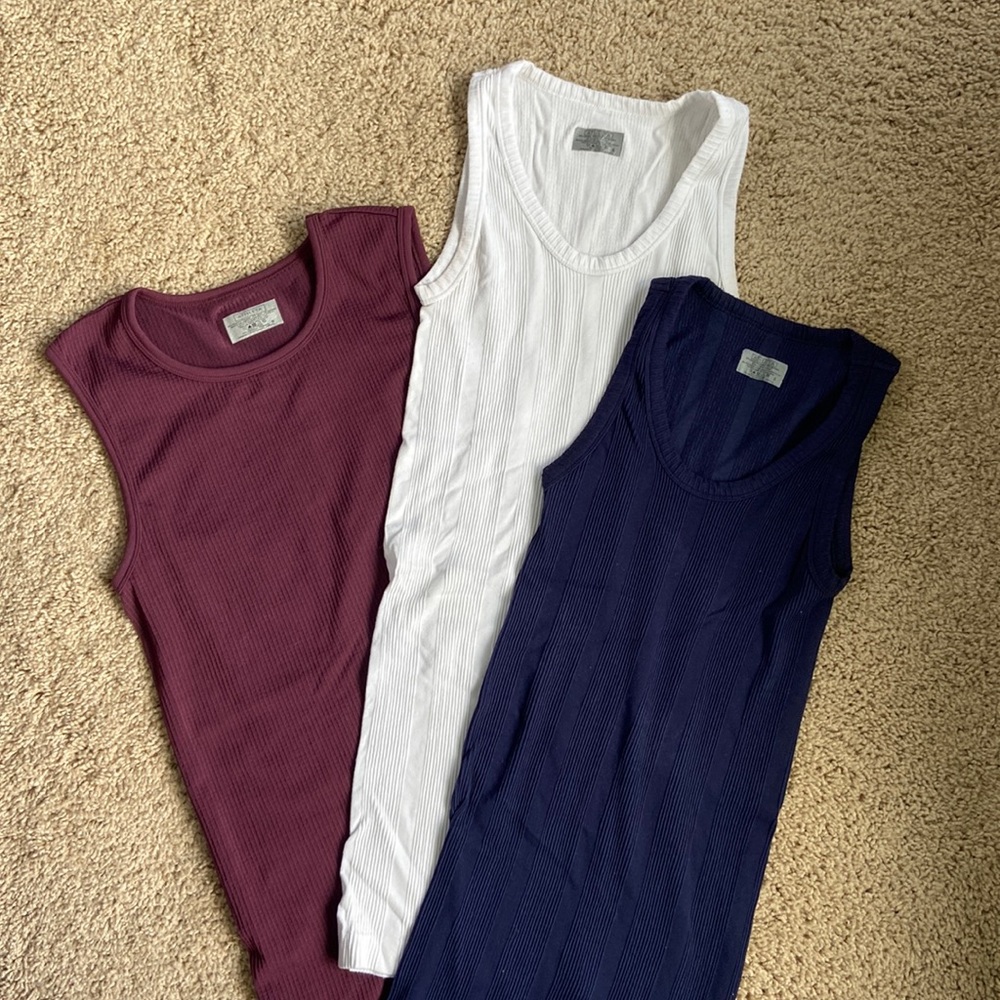 Bundle- 3 Athleta tanks- size small
